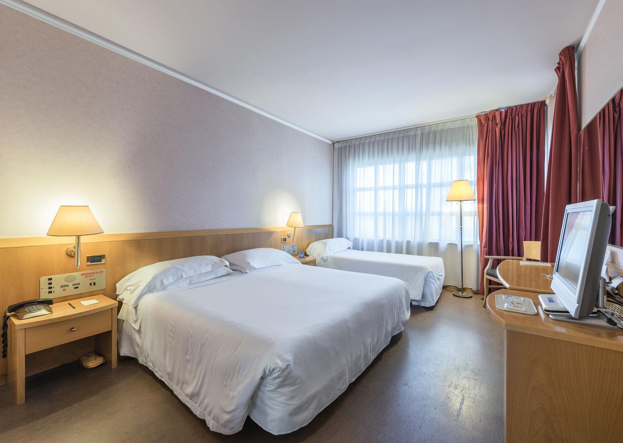 Caesar'S Hotel Cagliari Bagian luar foto