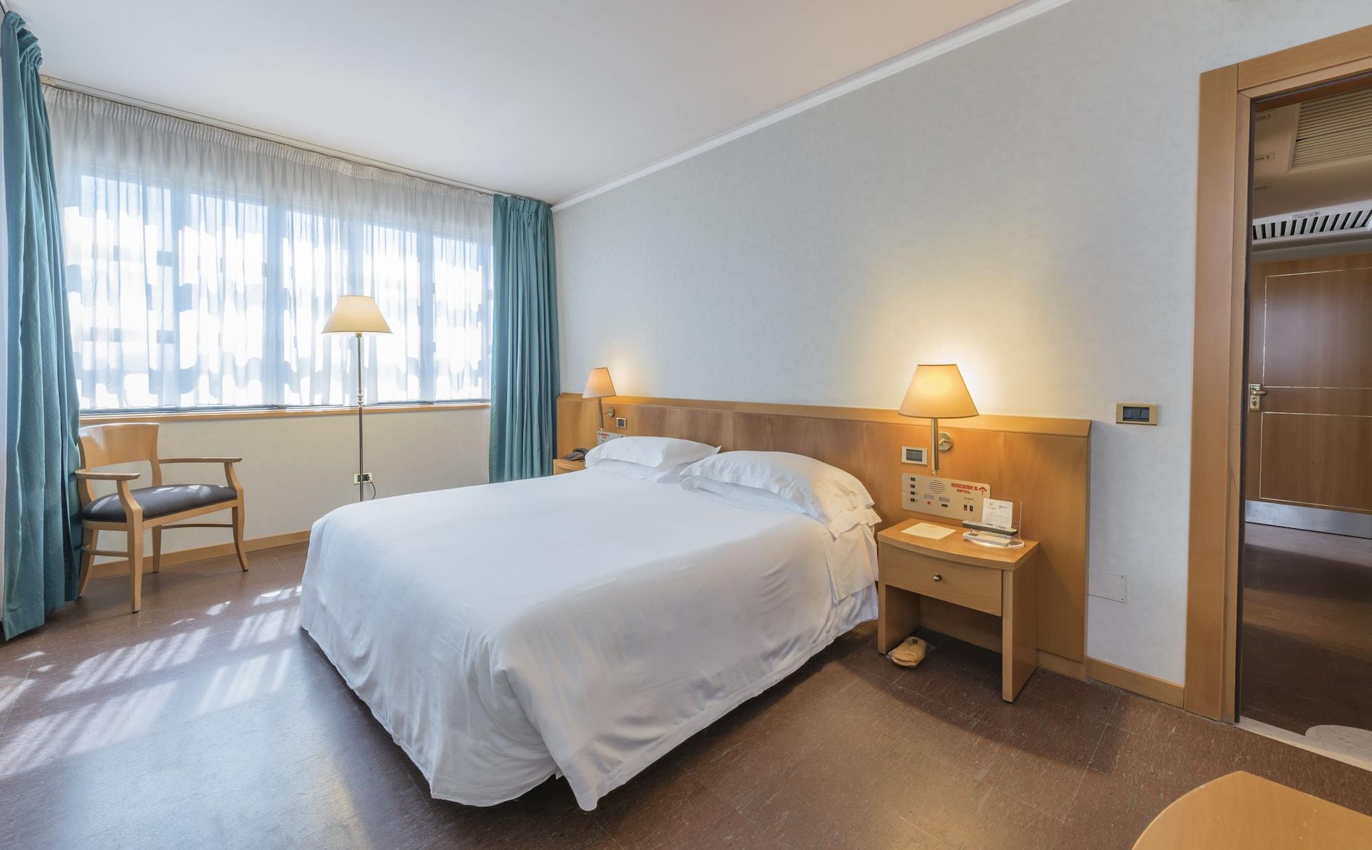 Caesar'S Hotel Cagliari Bagian luar foto