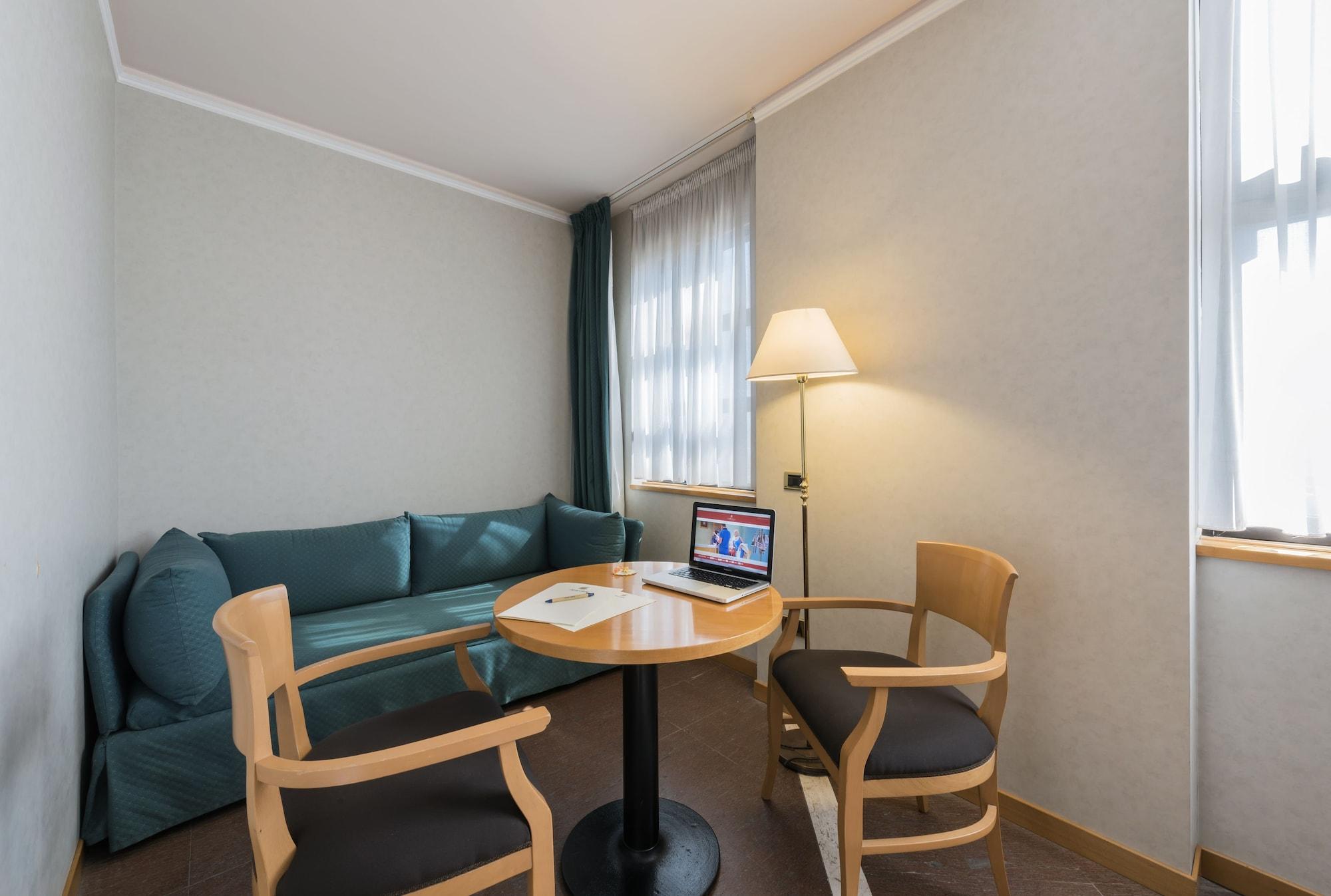 Caesar'S Hotel Cagliari Bagian luar foto