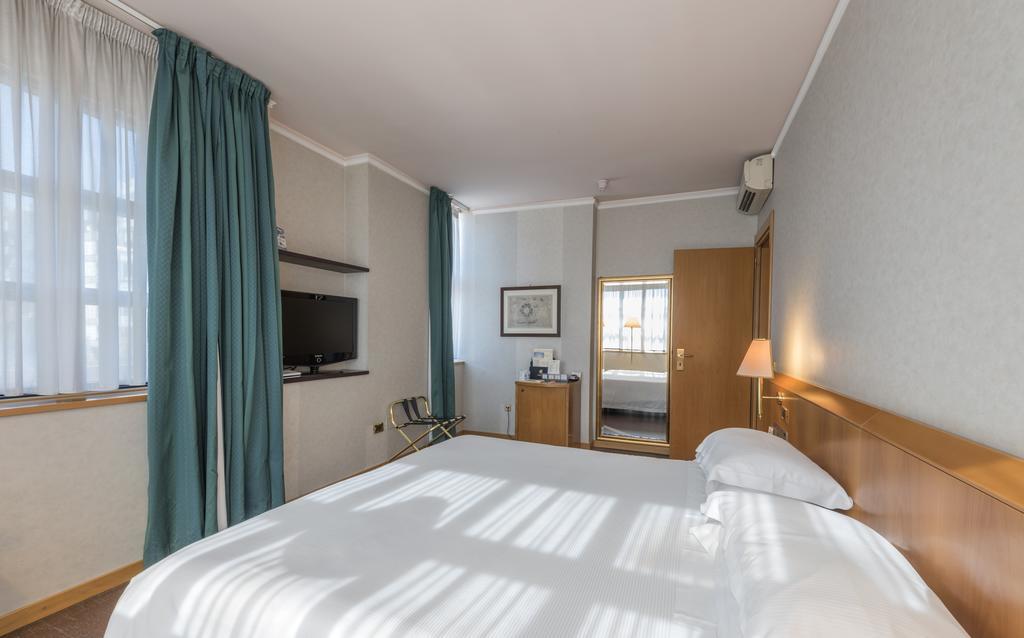 Caesar'S Hotel Cagliari Bagian luar foto