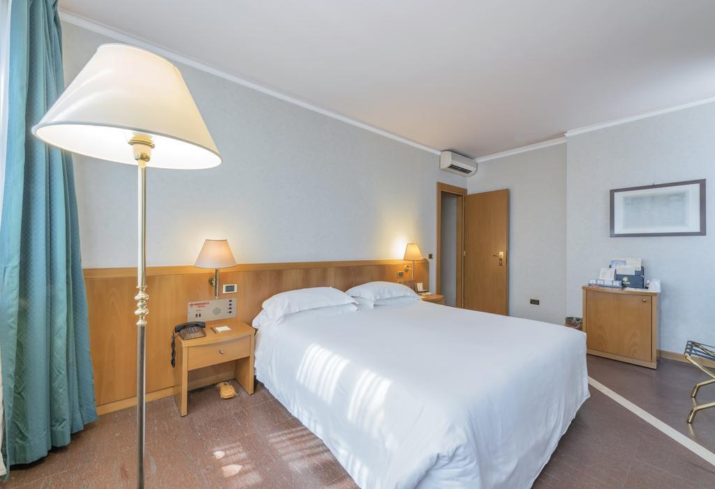 Caesar'S Hotel Cagliari Bagian luar foto