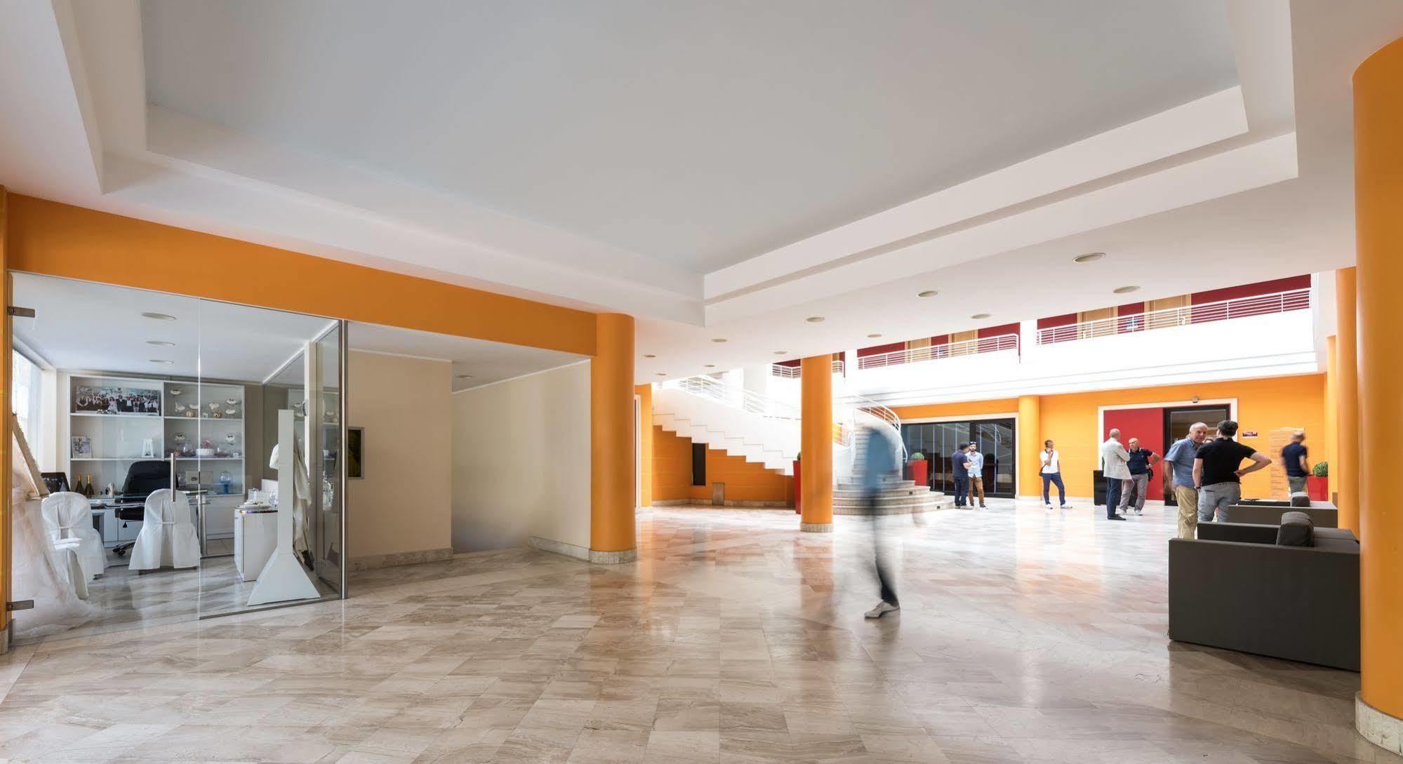 Caesar'S Hotel Cagliari Bagian luar foto