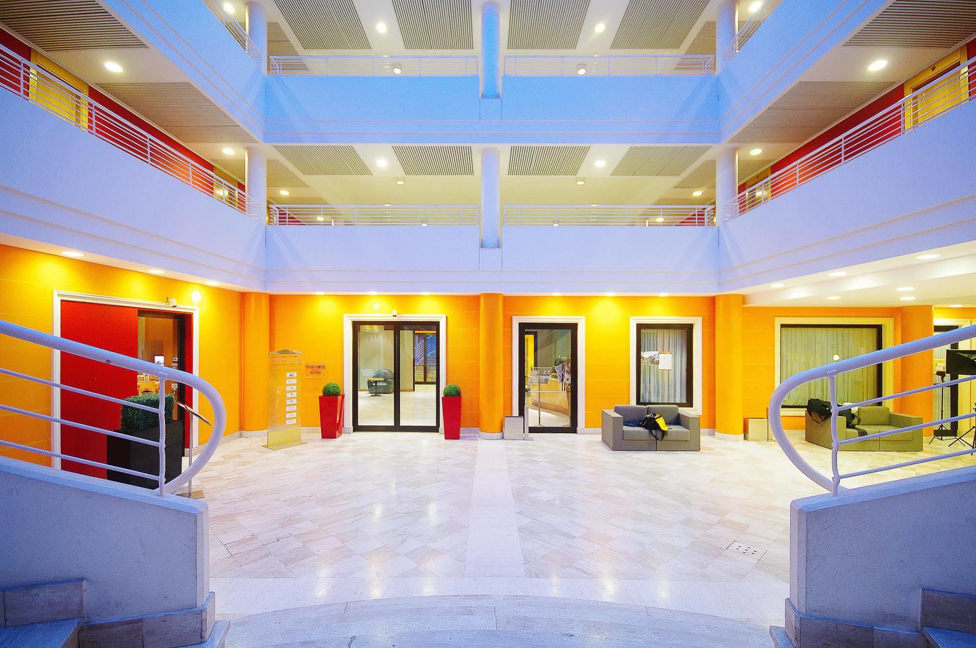 Caesar'S Hotel Cagliari Bagian luar foto